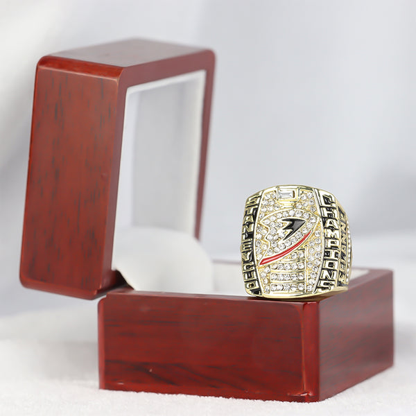 2007 Championship Ring  Anaheim Ducks NHL Stanley Cup Fans are fond of collecting gifts