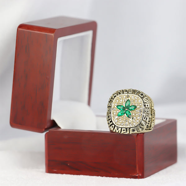 1999 Championship Ring Dallas Stars NHL Stanley Cup Fans are fond of collecting gifts